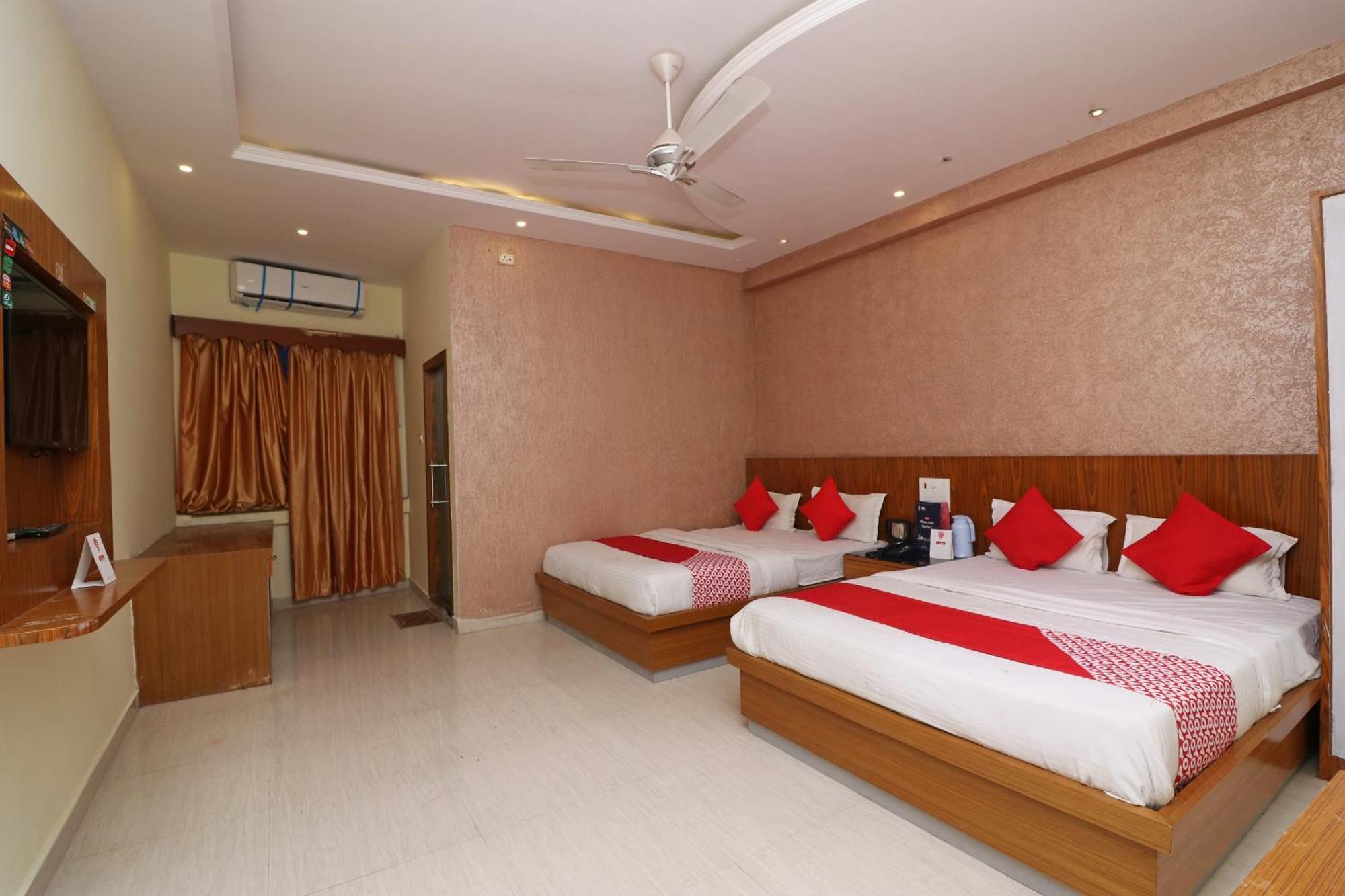 Hotel O G K Palace Bodh Gaya Esterno foto