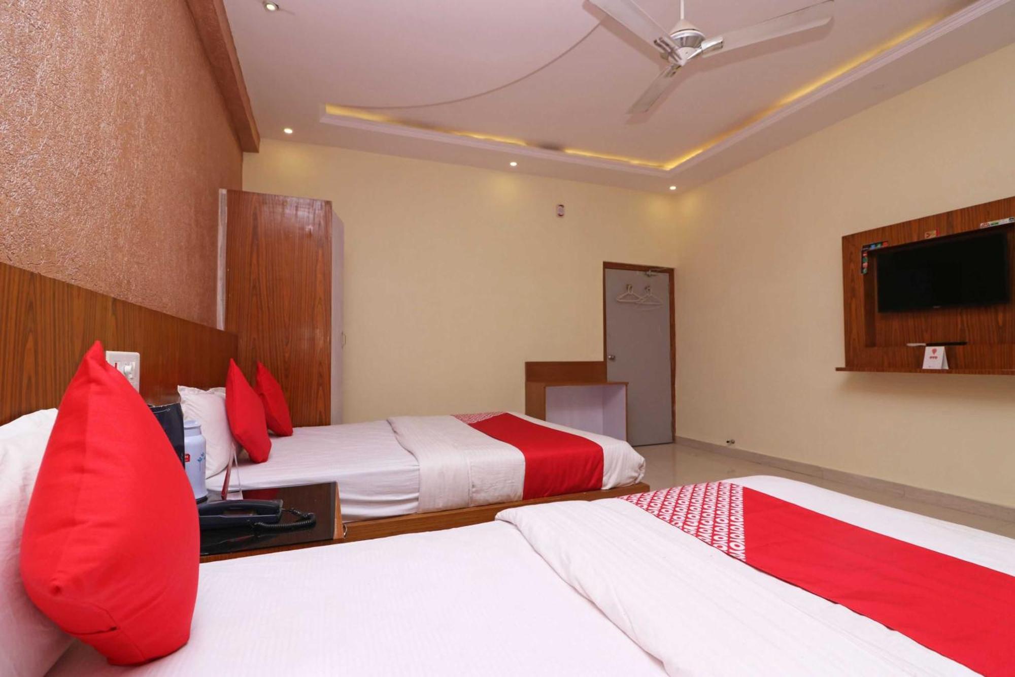 Hotel O G K Palace Bodh Gaya Esterno foto