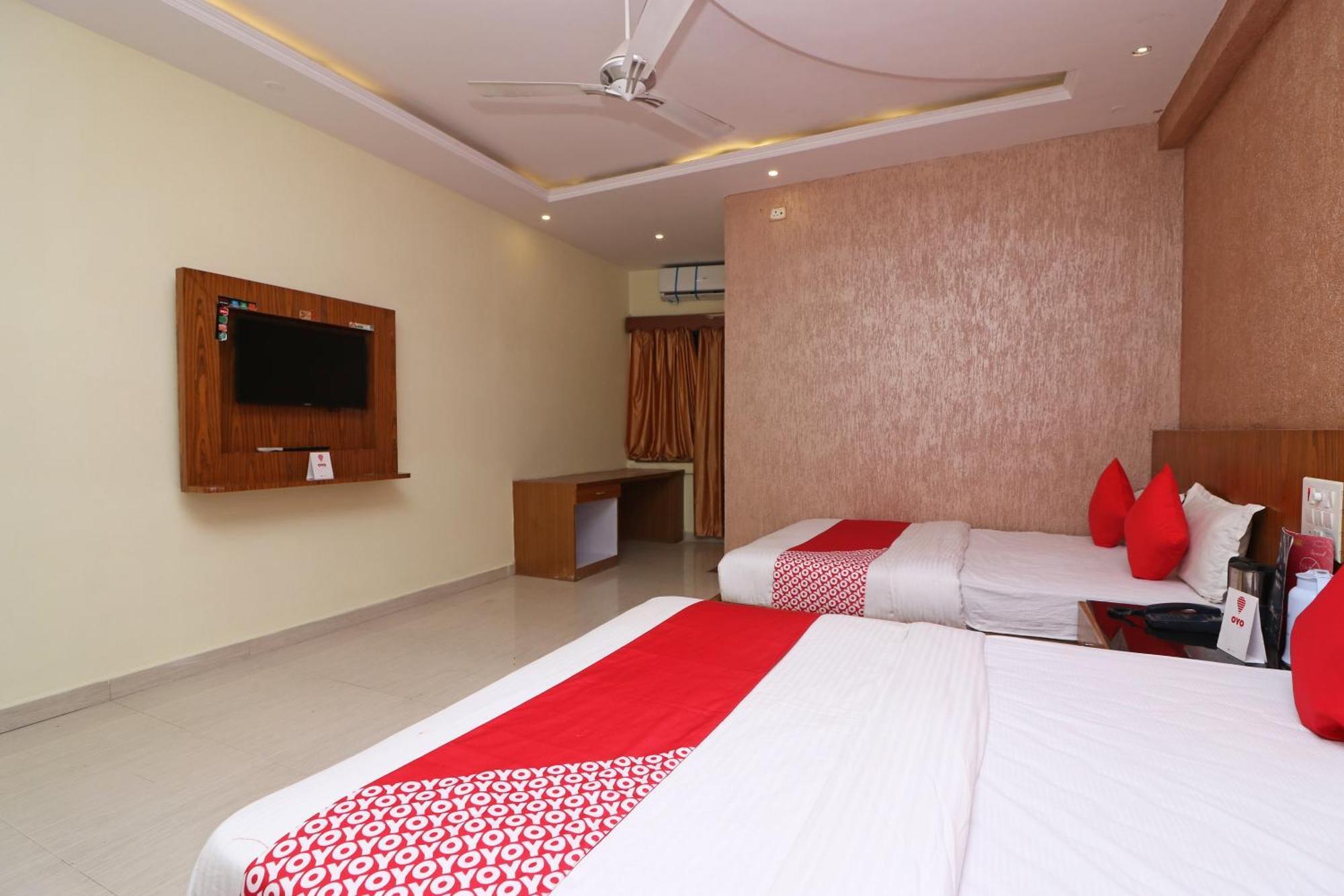 Hotel O G K Palace Bodh Gaya Esterno foto