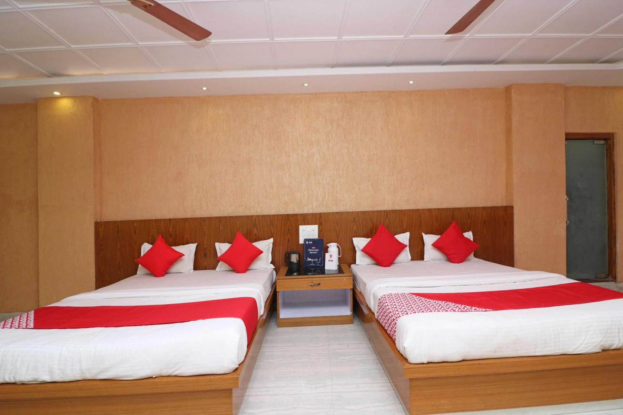 Hotel O G K Palace Bodh Gaya Esterno foto