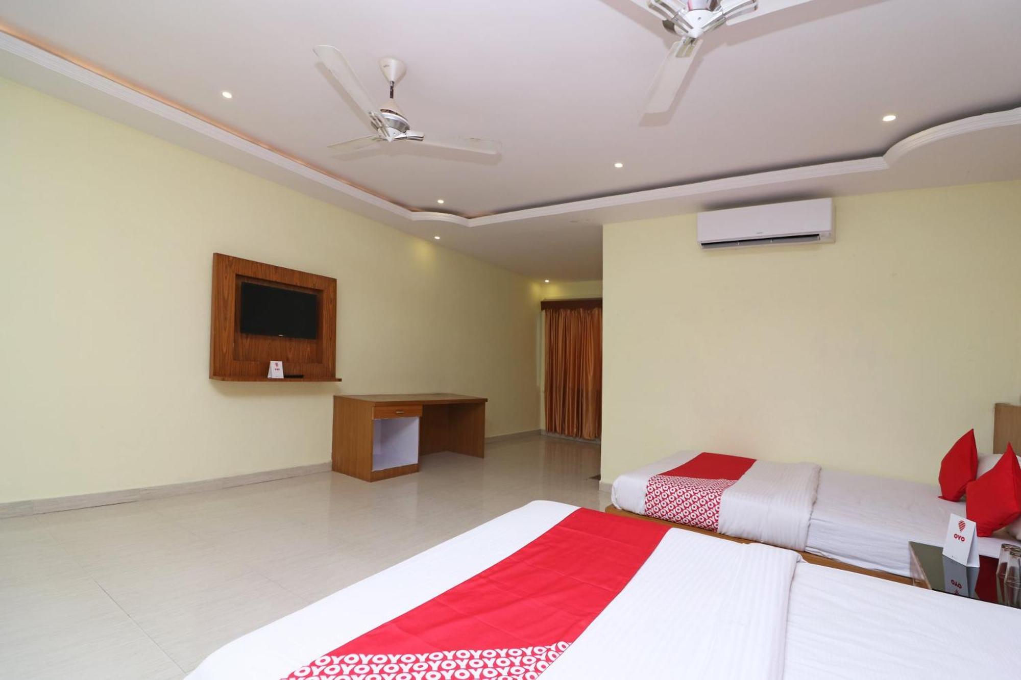 Hotel O G K Palace Bodh Gaya Esterno foto